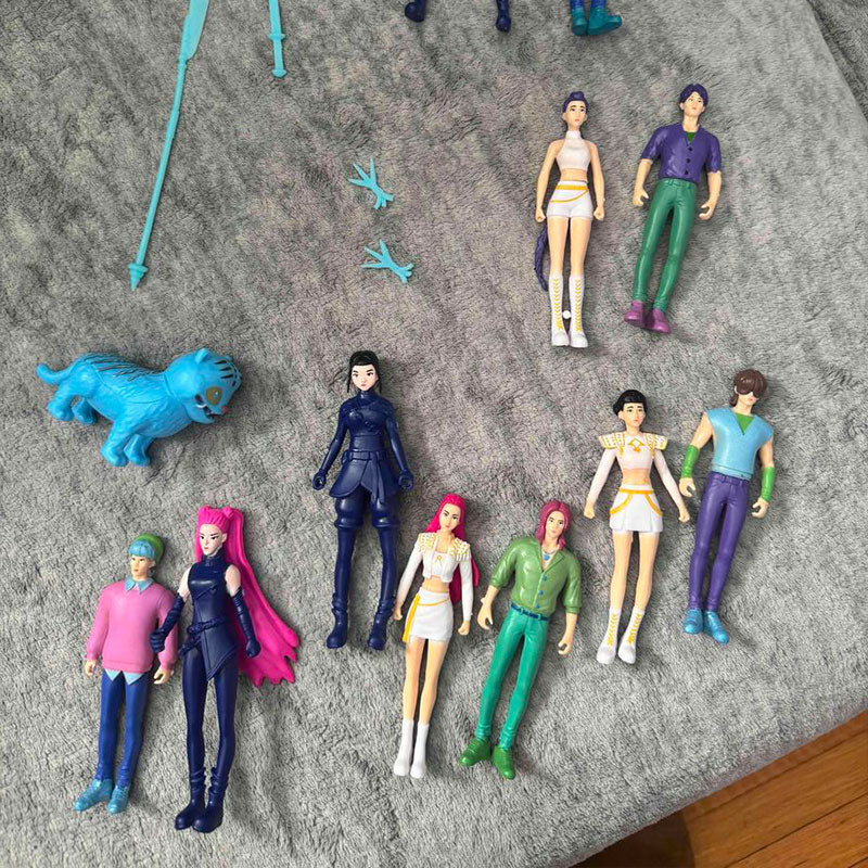 Demon Hunter Girls Desktop Ornaments