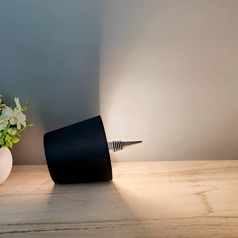Cordless bottle lamp