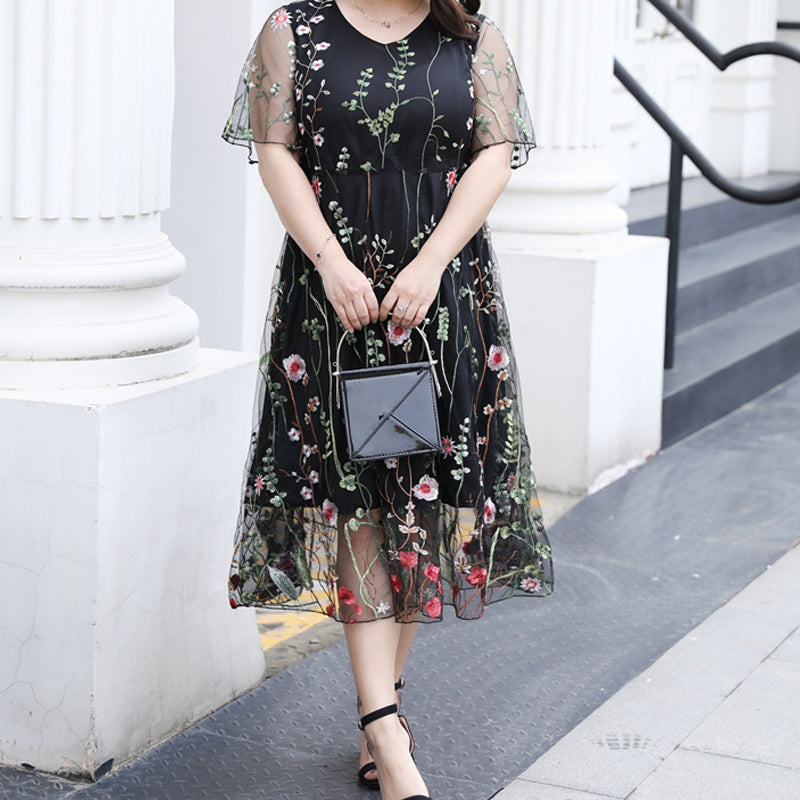 Curve & Plus Size Embroidered Dress（👉👉Free shipping）